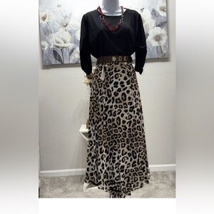 BANANA REPUBLIC Pleated Skirt Sz 20 Animal Print NWT 100% Authentic.
